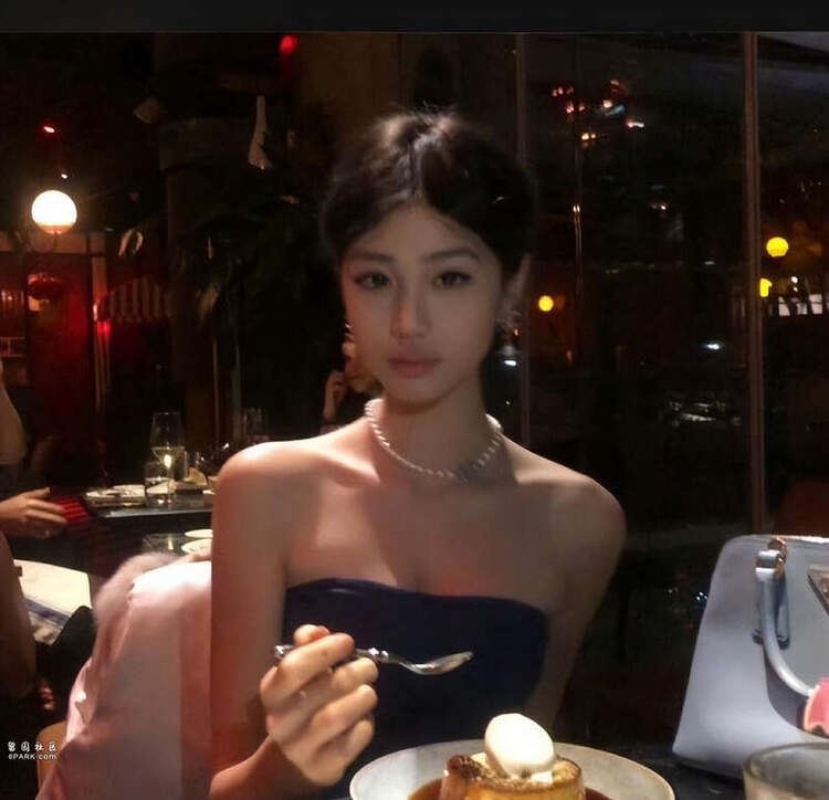 钟丽缇小女儿考拉庆祝14岁生日🎂高冷御姐范儿拉满🔥