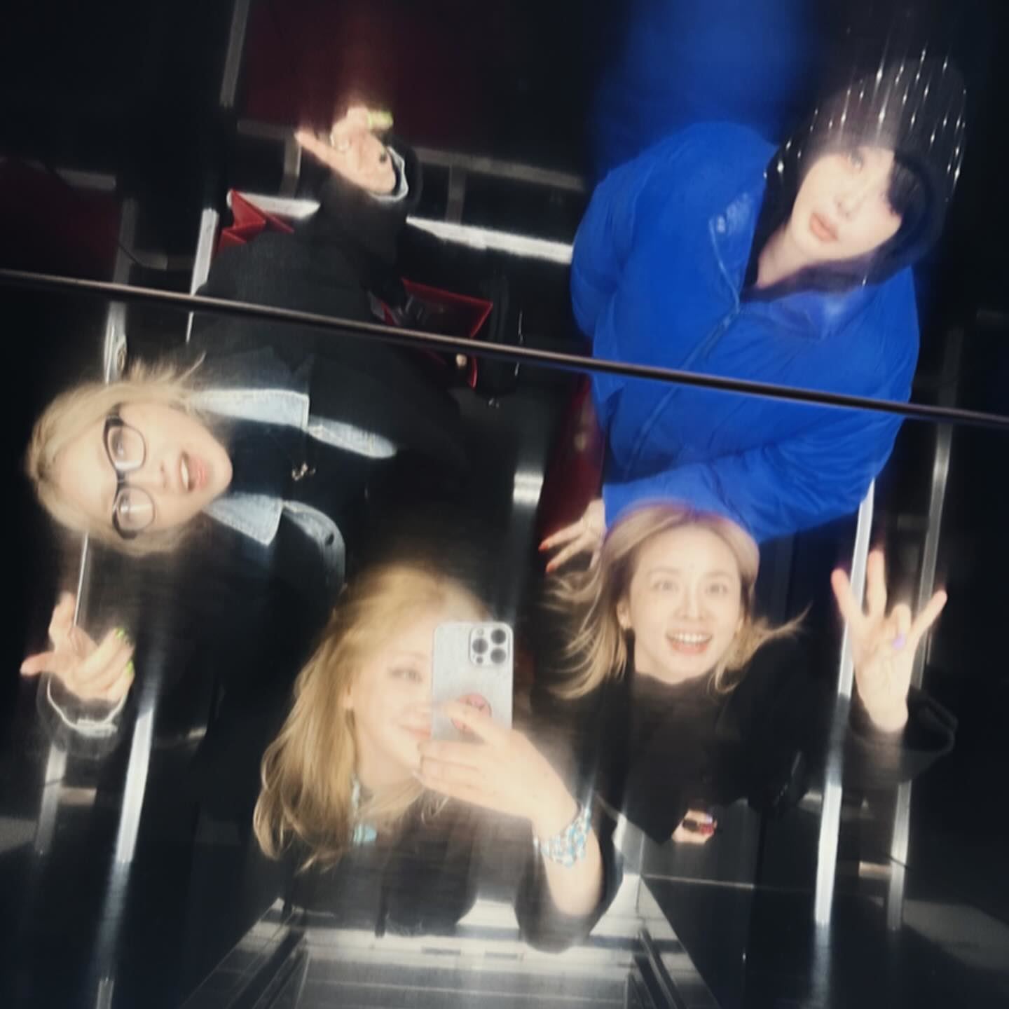 🇰🇷韩国女团2ne1久违4人合体❗队长cl晒年前聚会合照🔥