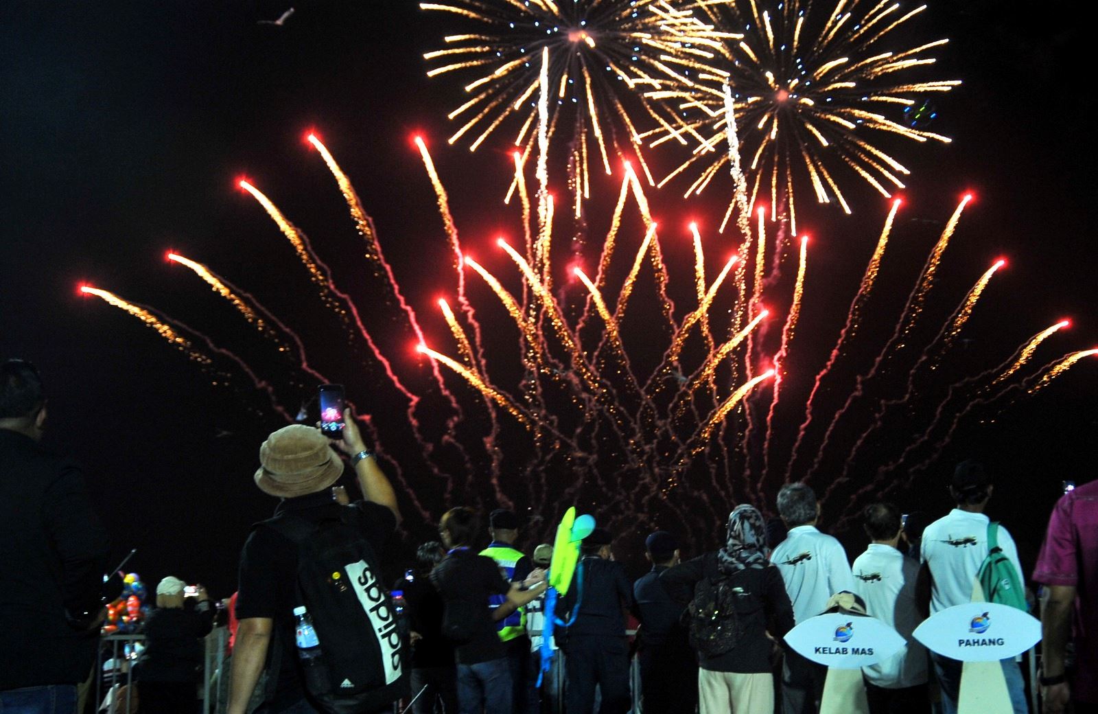 elak gangguan, jangan main bunga api selepas pukul 12 tengah malam