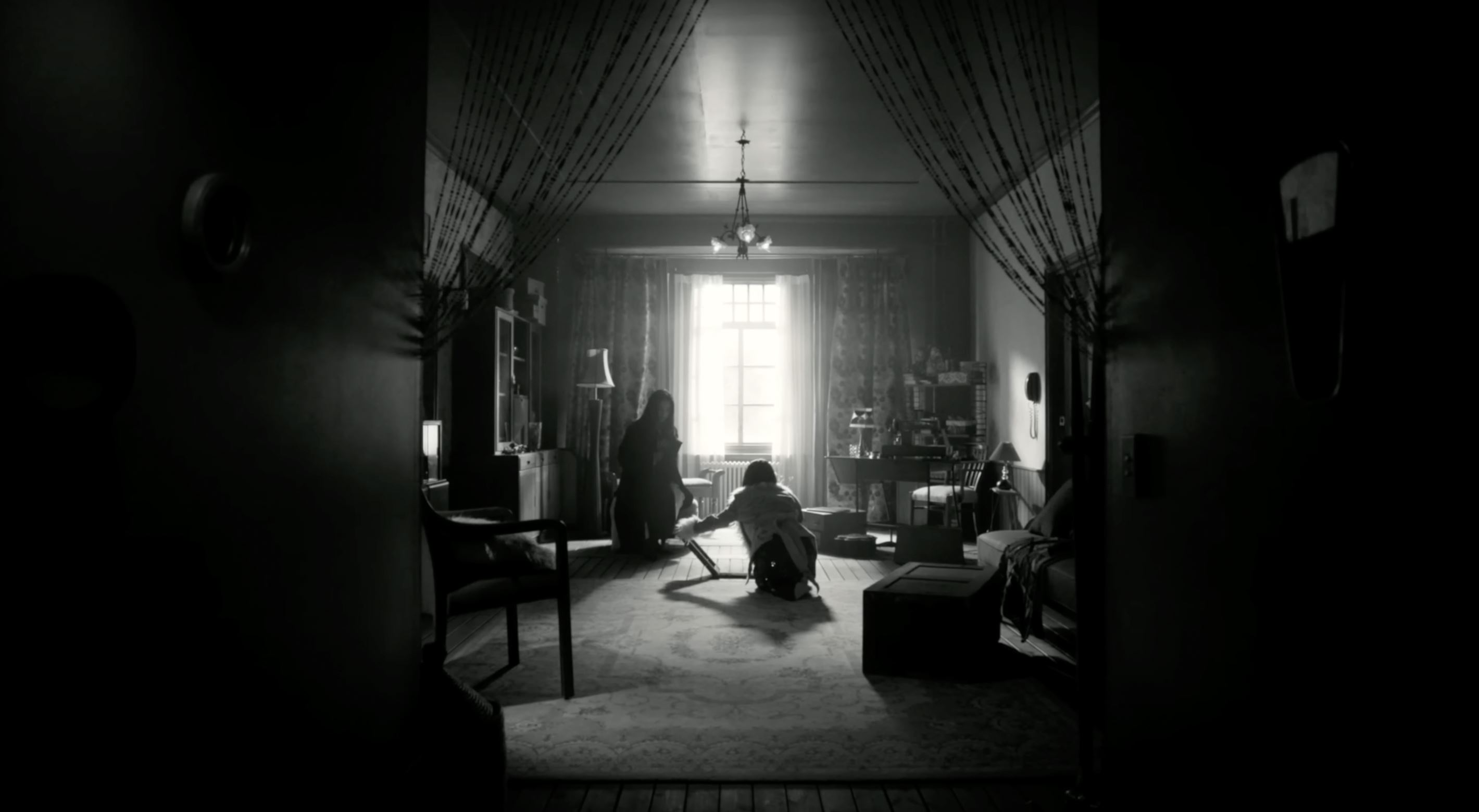 iu、汤唯梦幻合作新歌mv《shh...》🔥iu将饰演汤唯妈妈⁉️