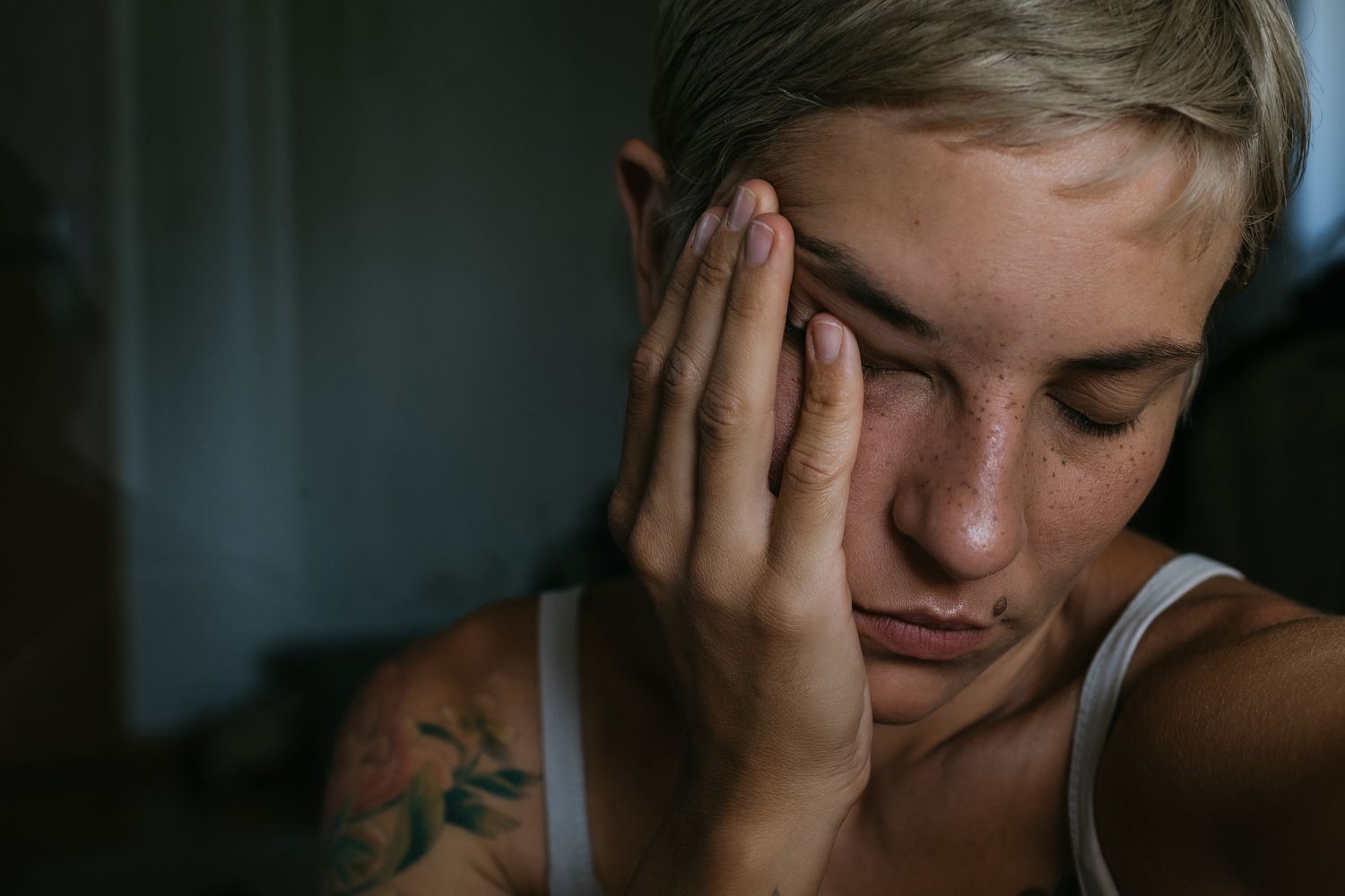 血管破裂有4大主因！医生：脑动脉瘤无征兆！