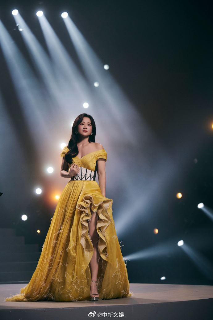 贾玲与自己感动对唱❗《热辣滚烫》主题曲《一切都来得及》有洋葱😭