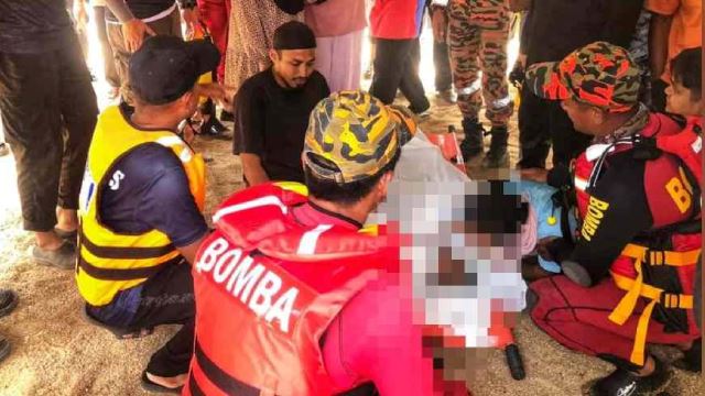 pasangan suami isteri sayu lihat mayat anak lemas