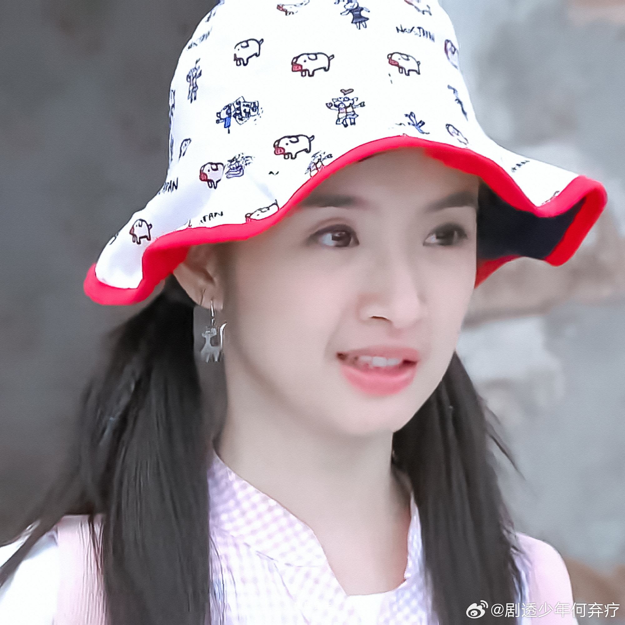 林依晨淡妆短发拍摄少女感溢出屏幕❗网友直呼依旧是当年的袁湘琴🔥