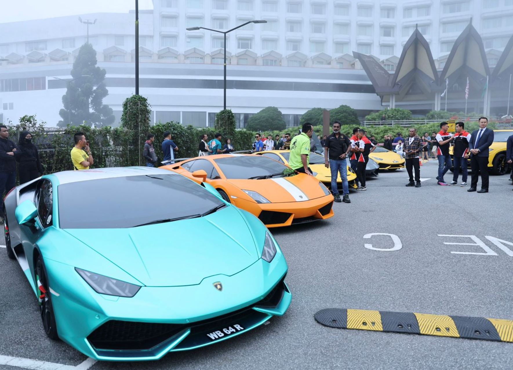 resorts world genting and lamborghini owners malaysia ready to set new record above the clouds!
