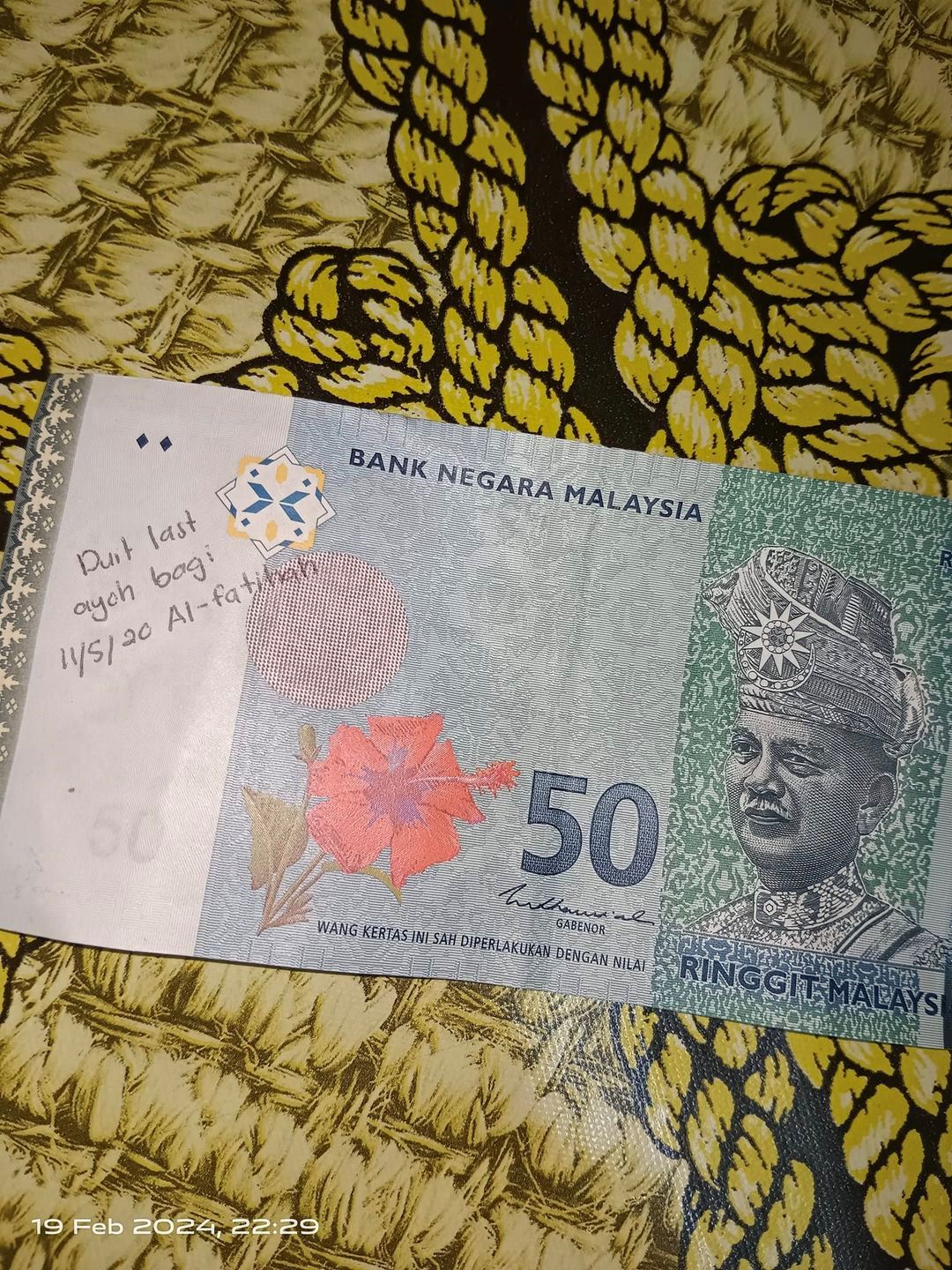 m’sian finds rm50 banknote with touching message, seeks netizens' help to locate owner!