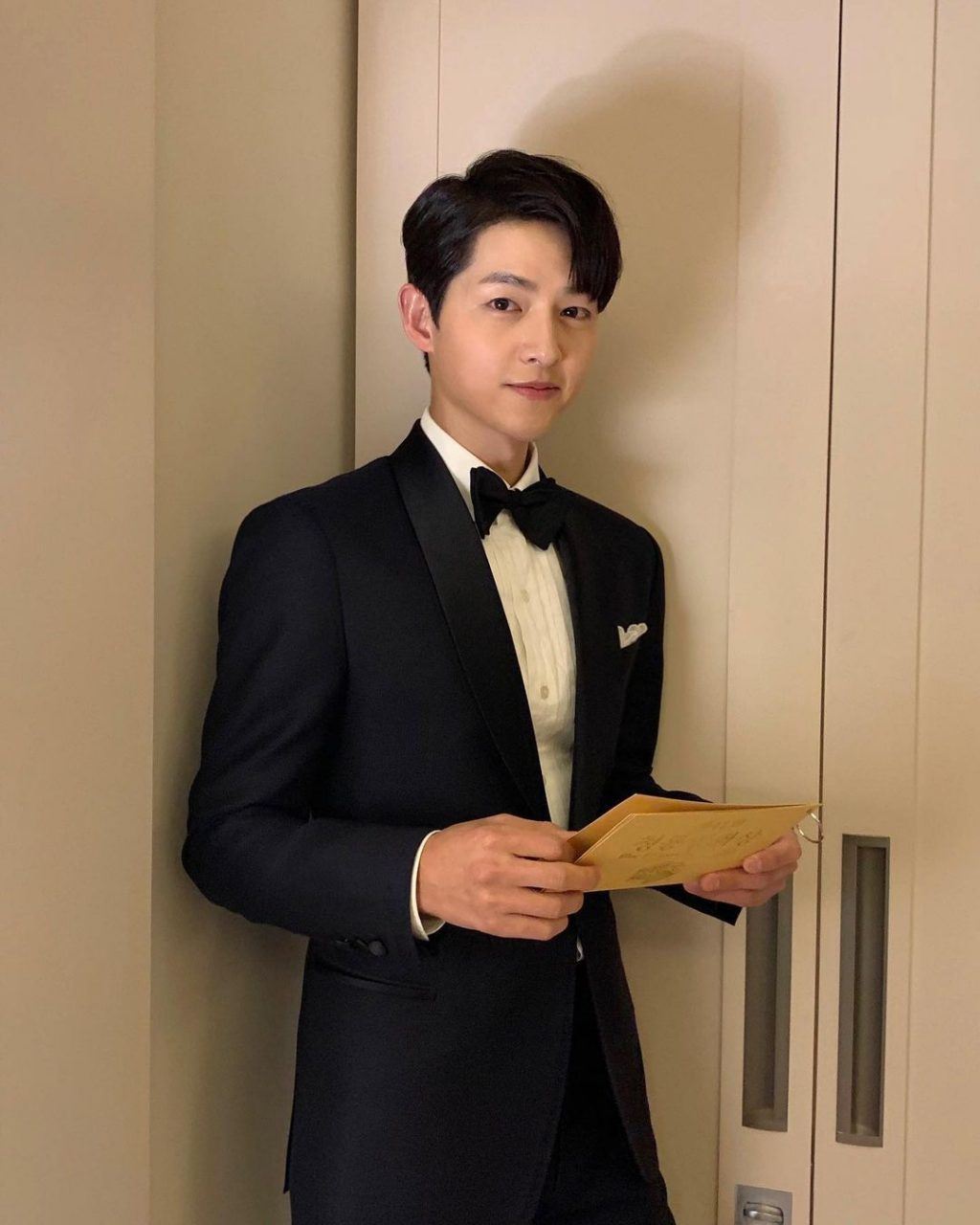 宋仲基客串韩剧《泪之女王》❗曾与金智媛在《太阳的后裔》合作🔥