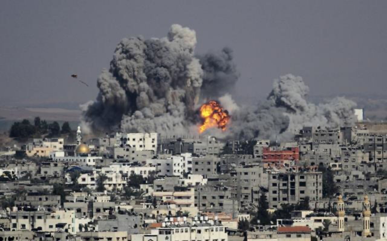 demi teruskan hidup, penduduk gaza terpaksa olah makanan haiwan jadi roti