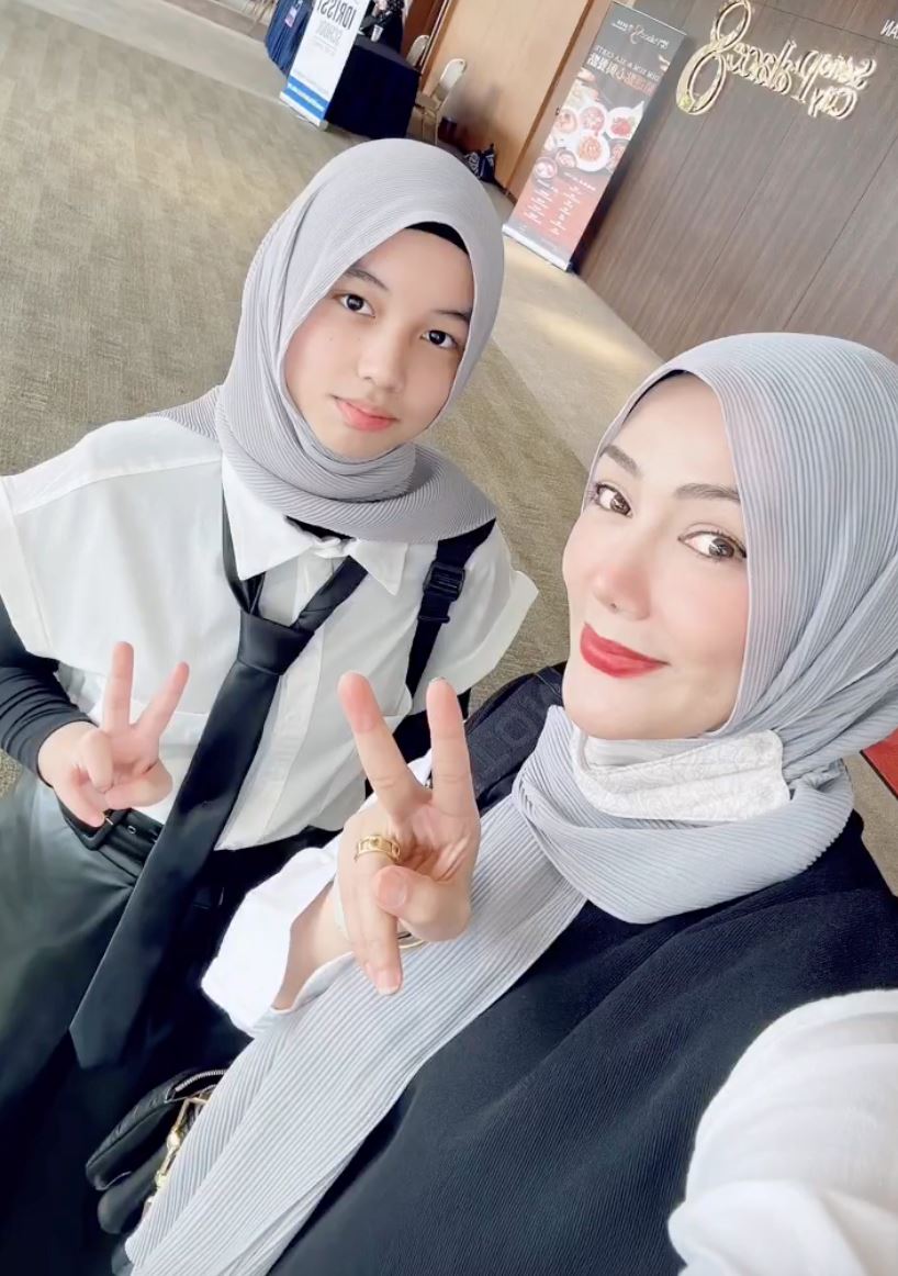 erra fazira akui besarkan seorang anak perempuan penuh cabaran, “emosi tak menentu..”