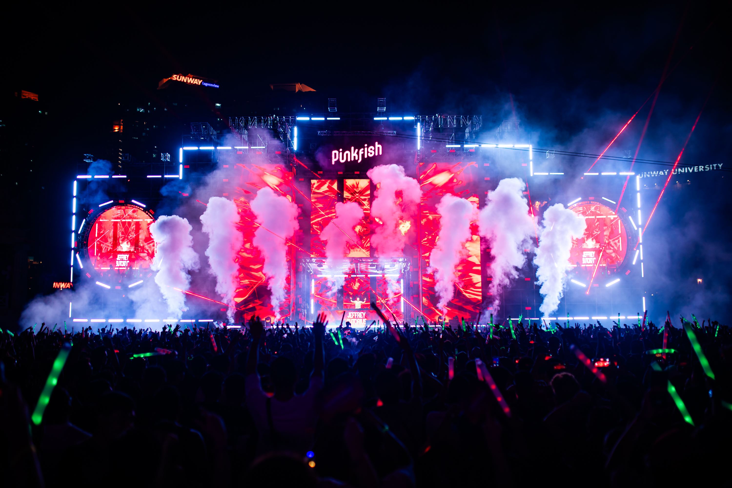 pinkfish paints the new year's eve pink with an unforgettable celebration!