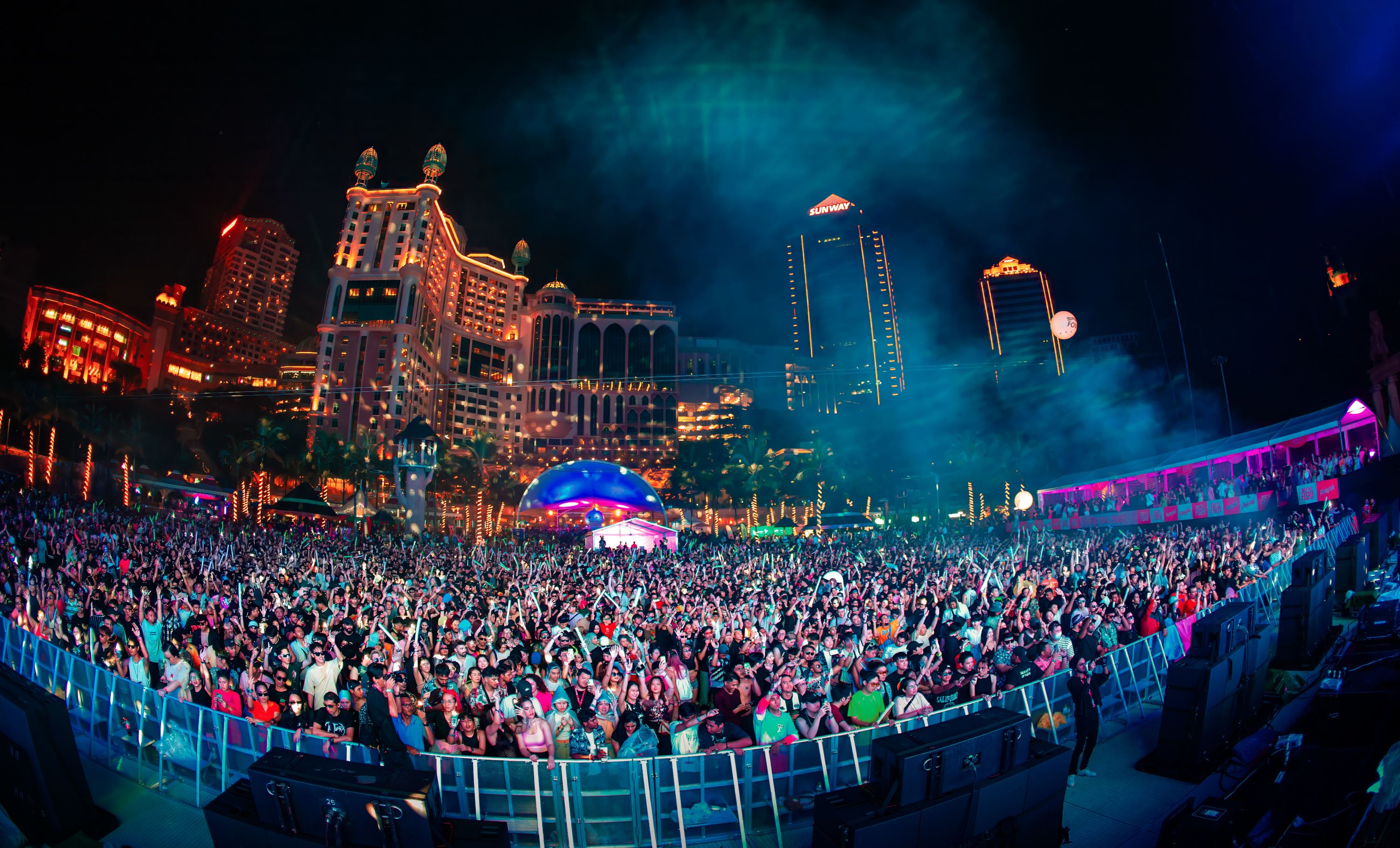 pinkfish paints the new year's eve pink with an unforgettable celebration!