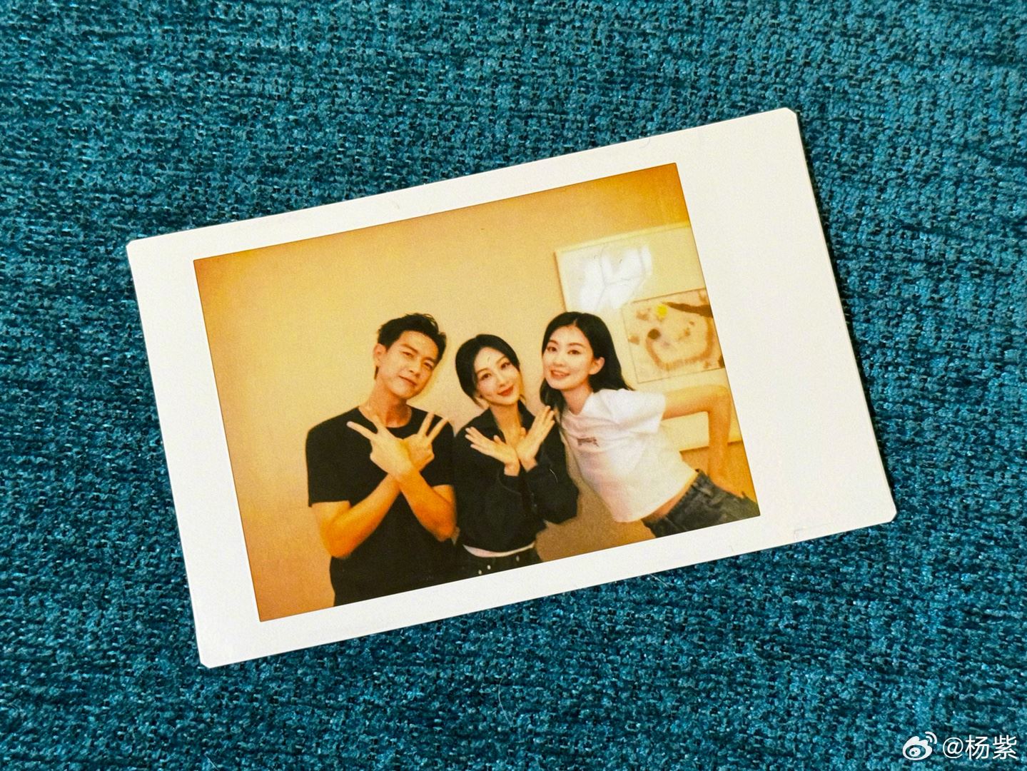 陆剧《亲爱的,热爱的》童颜夫妇久违同框❗杨紫,李现,乔欣同时晒合照🔥