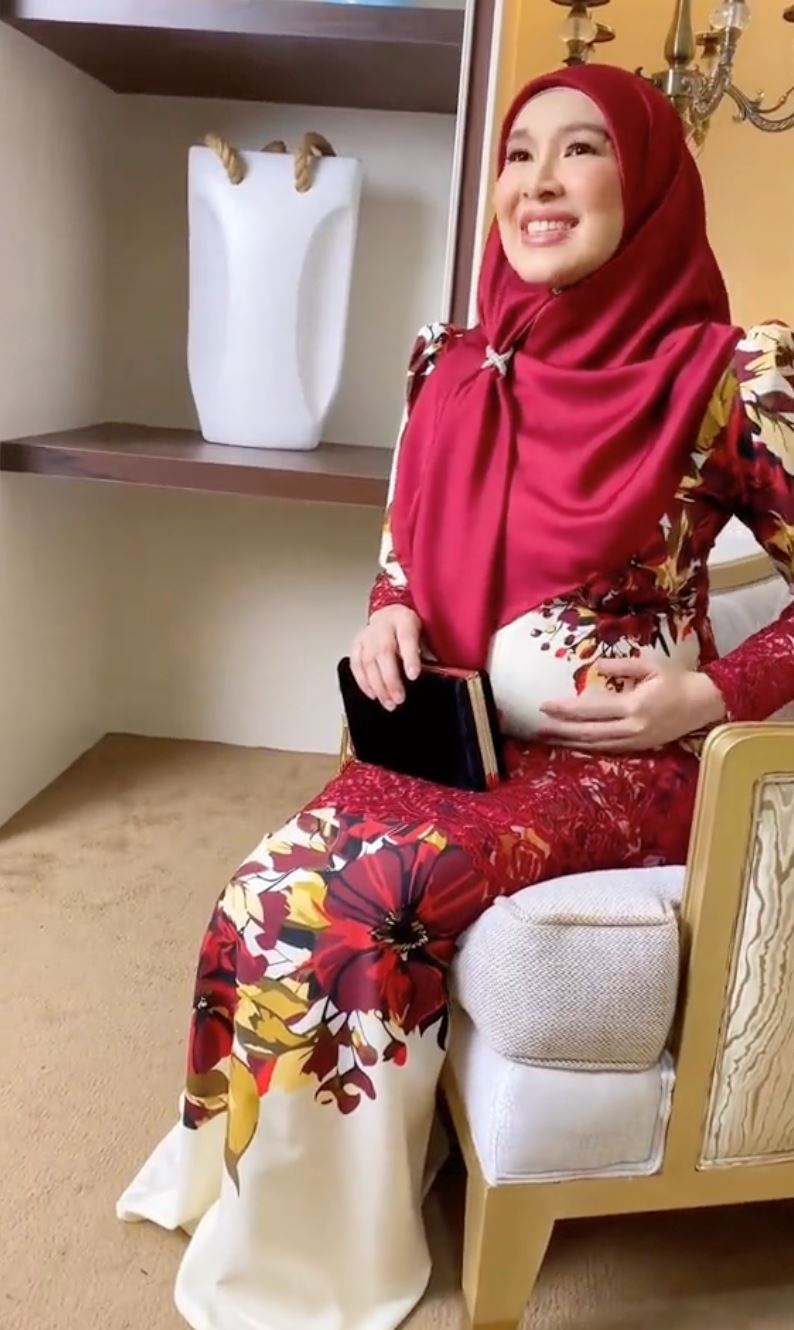 warganet teruja lihat babybump intan ladyana, “cantik dan berseri-seri..”