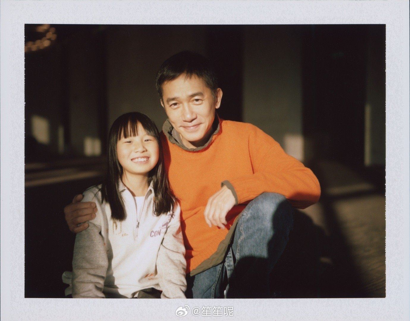 影帝梁朝伟靓照出自于她❗9岁天才摄影师笙笙合作过超多巨星🔥