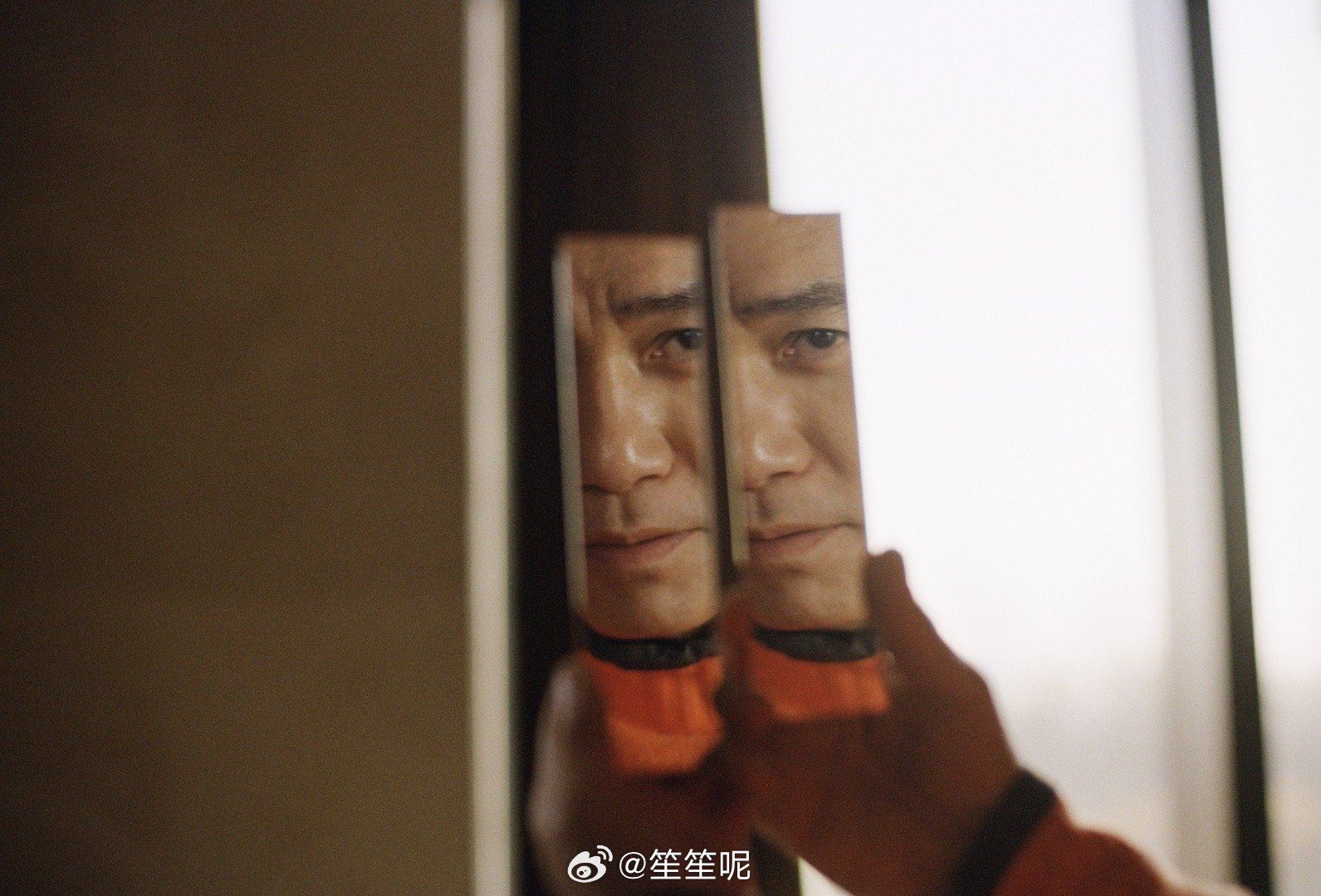 影帝梁朝伟靓照出自于她❗9岁天才摄影师笙笙合作过超多巨星🔥