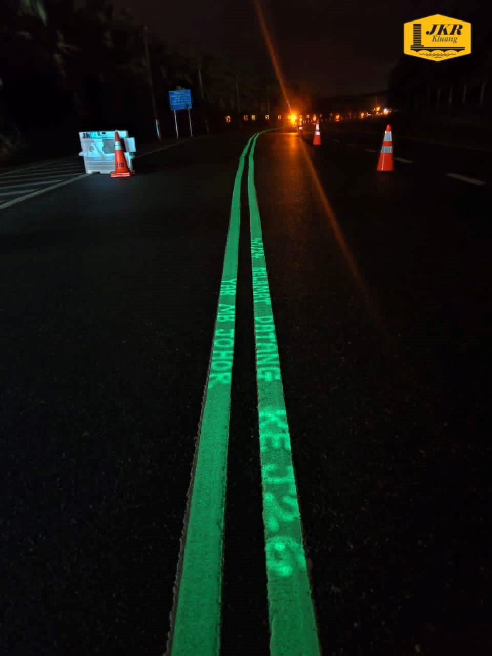 31 lokasi jalan gelap di johor bakal guna garisan glow in the dark
