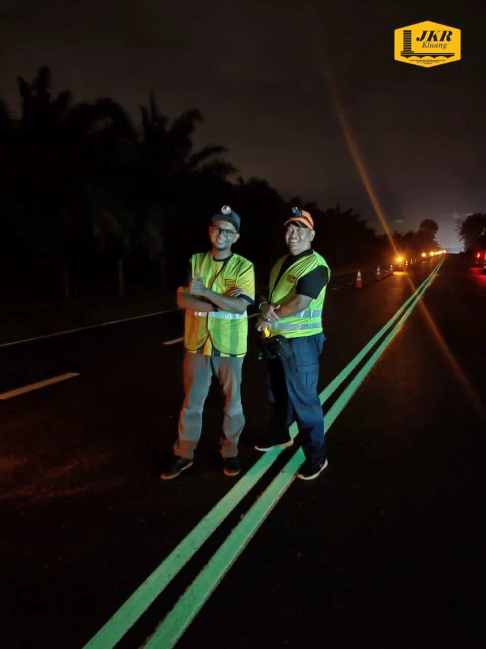 31 lokasi jalan gelap di johor bakal guna garisan glow in the dark