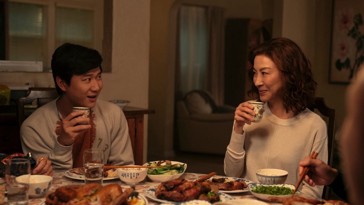 📺黑色幽默动作喜剧《孙家兄弟》热播中❗杨紫琼饰演被追杀的黑帮老大妻子🔥
