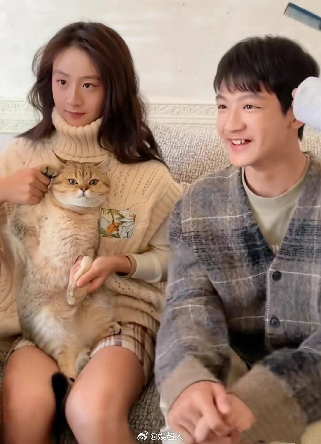 📺综艺《爸爸去哪儿》里的小亮仔暴风式成长❗样子酷似男神吴彦祖🔥