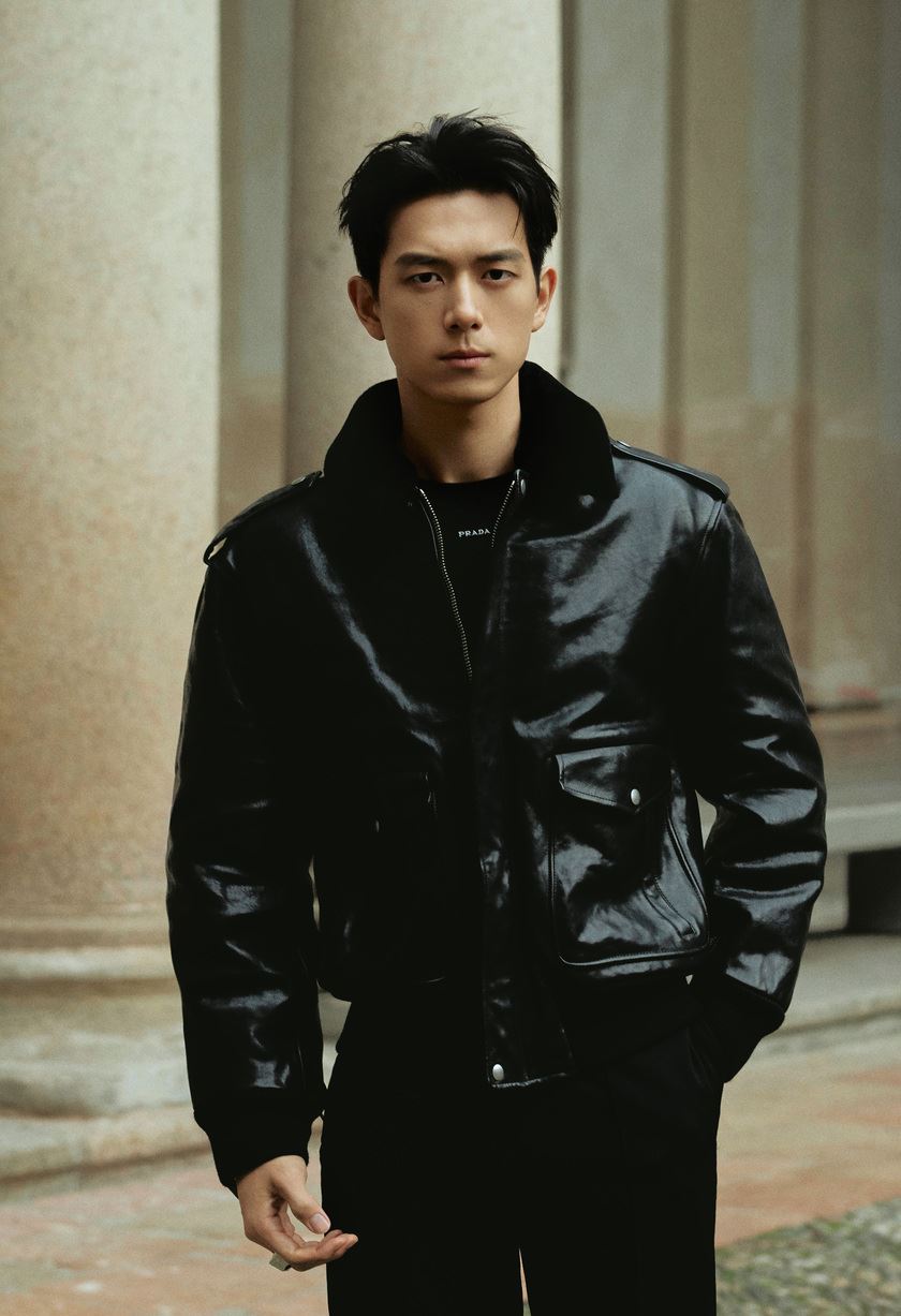 李现掀衣秀超狂腹肌❗深夜大放粉丝福利😍