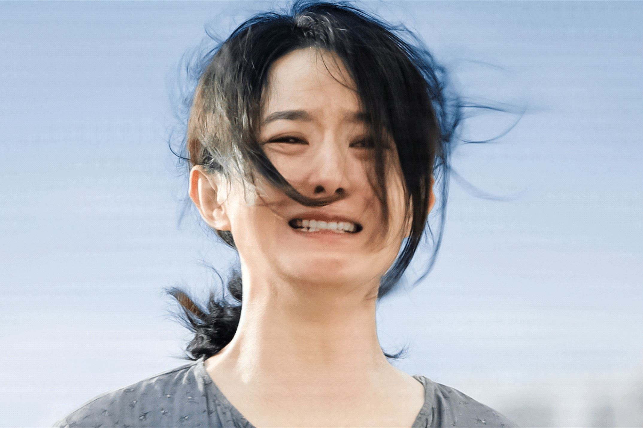 赵丽颖在电影《第二十条》饰演听障妈妈❗手语超标准被听障女孩夸很厉害🔥