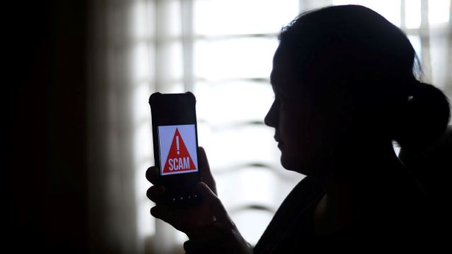 warga emas ‘putih mata’ duit rm1.22 juta lesap akibat ditipu