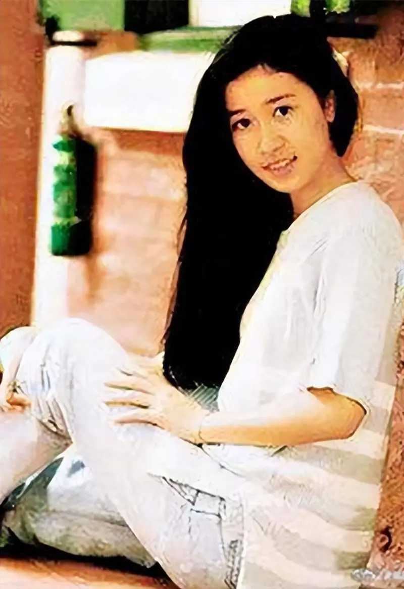 佘诗曼留学旧照曝光❗样子和现在几乎完全没差别🔥