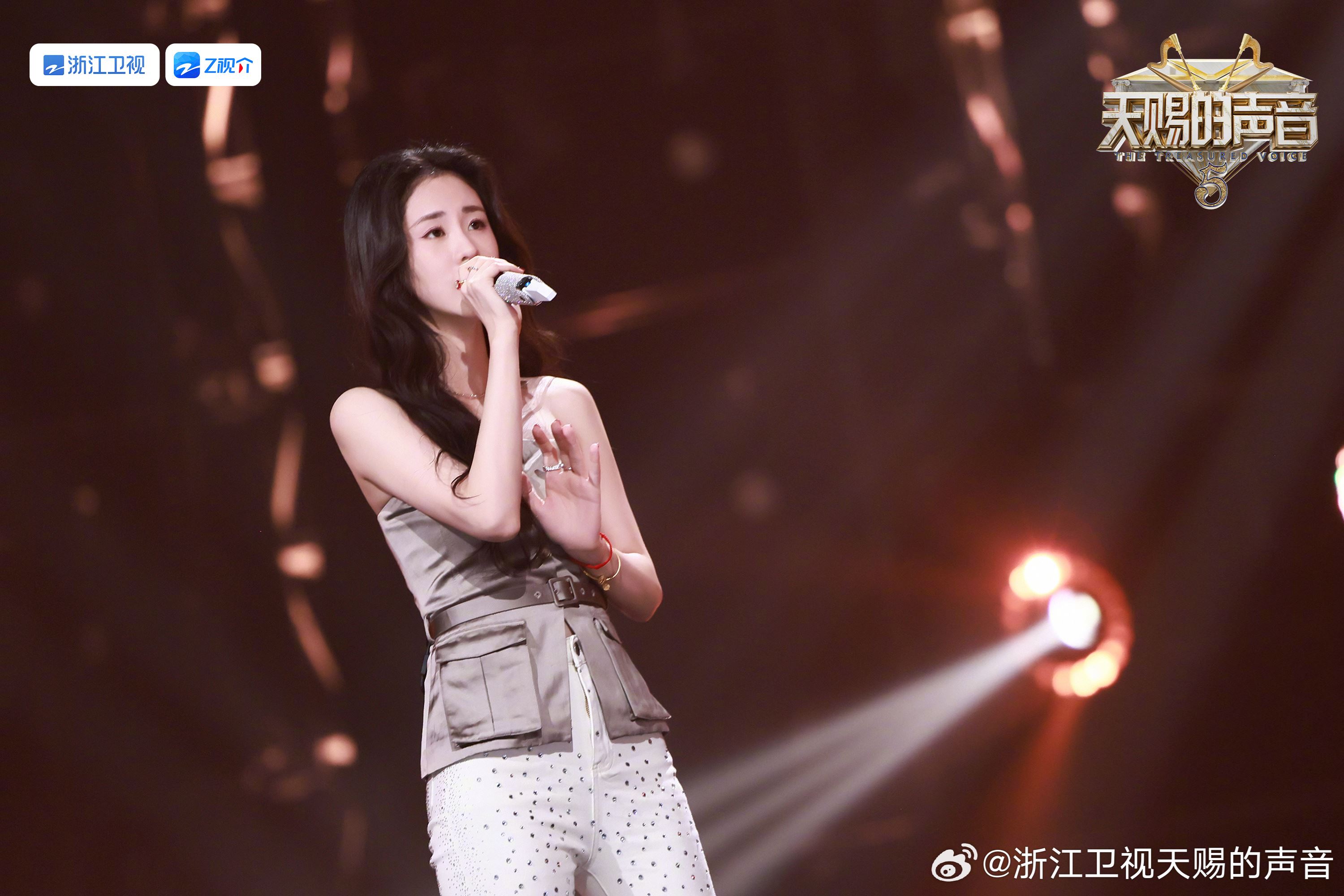 【视频】张碧晨、李承铉神级合作❗《暮色回响》一开口满是遗憾🥹