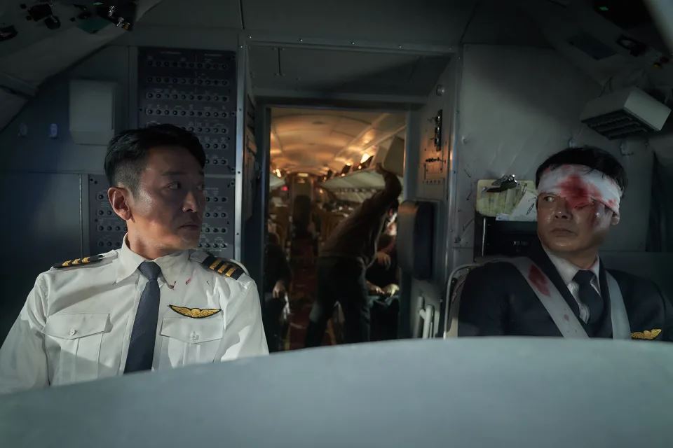 🎬韩国惊悚灾难片《劫机》✈️画140亿韩元逼真重现高空浩劫🔥