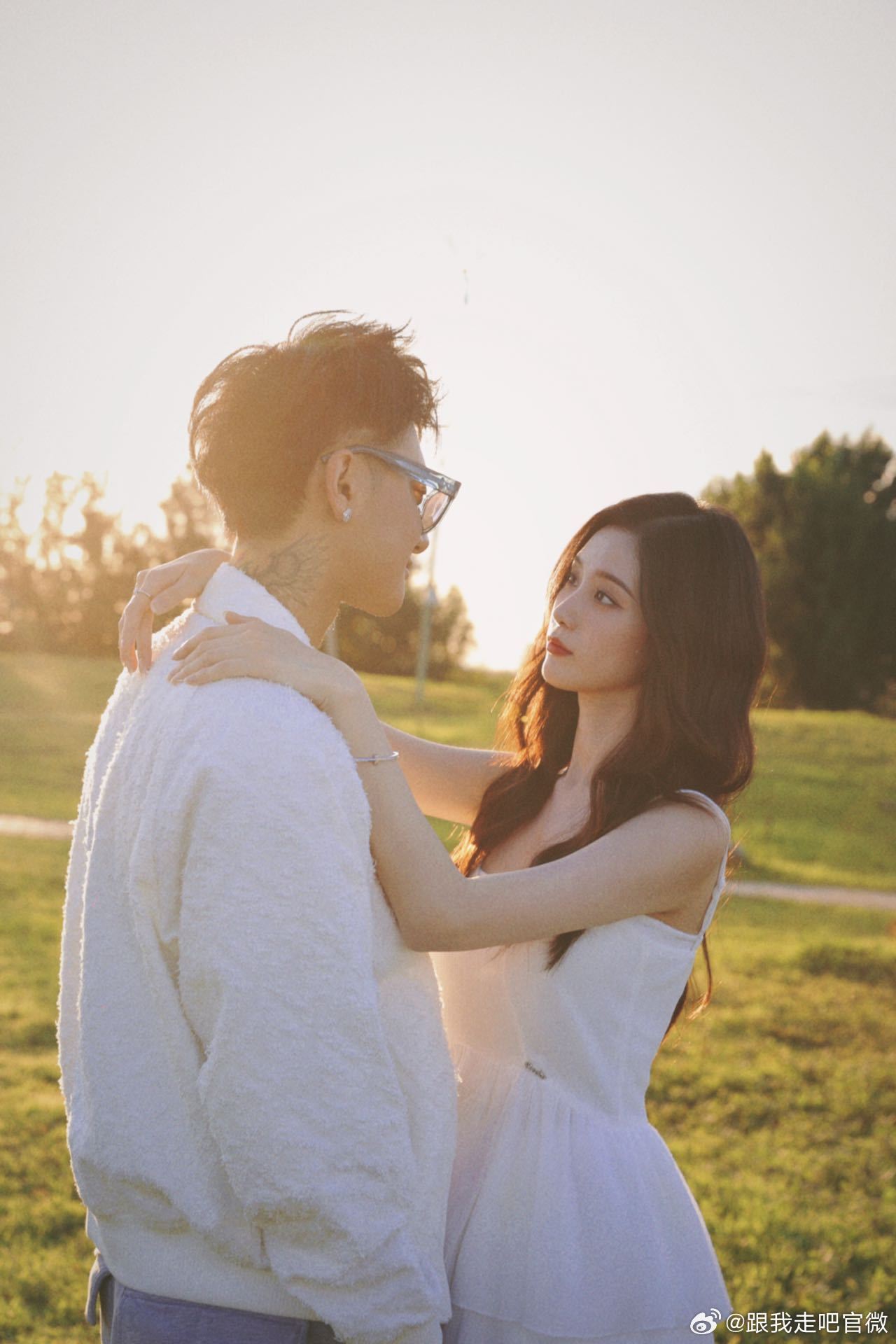 徐艺洋曝不公开恋情原因❗黄子韬想为父亲守孝三年🤍