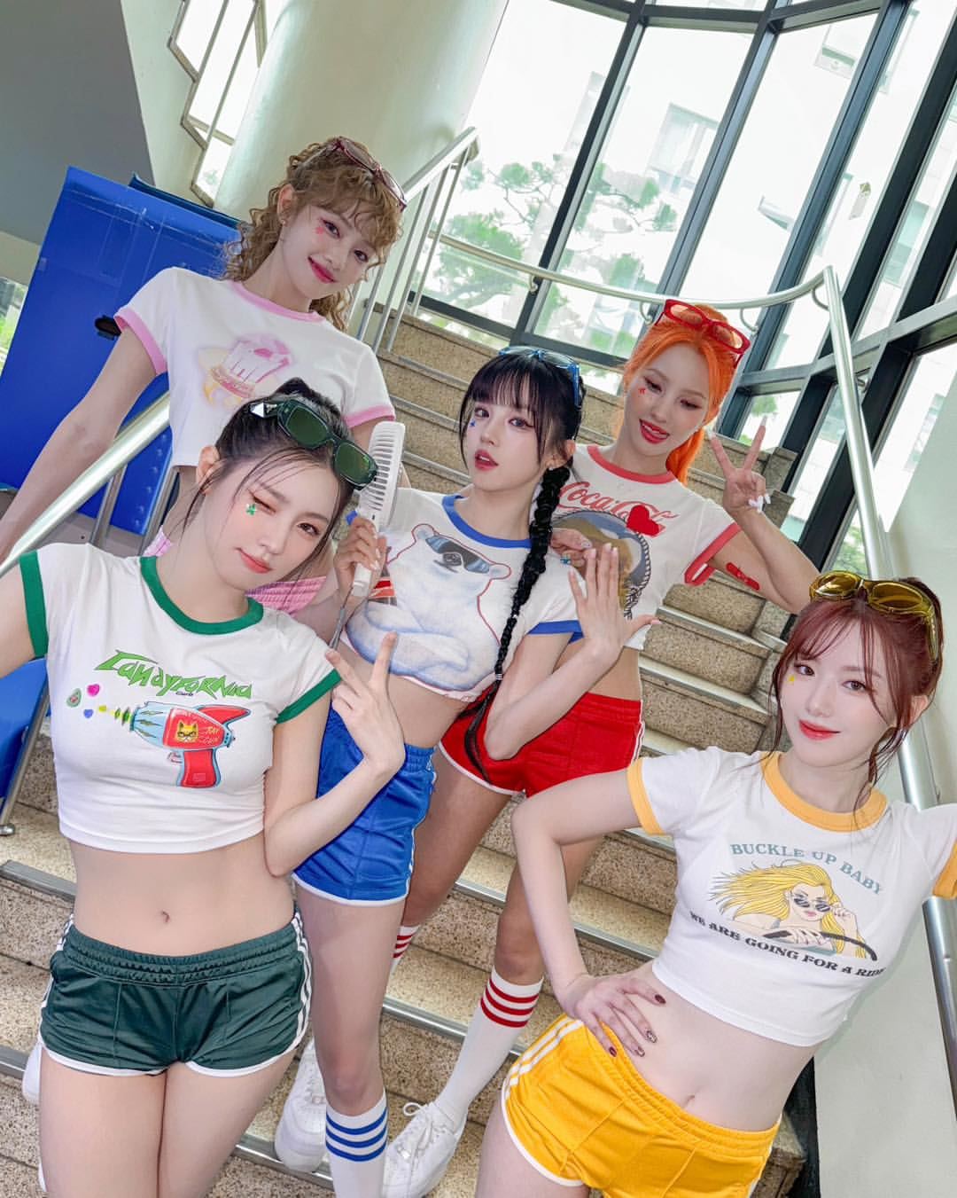 (g)i-dle妆造被批裤子太暴露！舒华「三字神回」！