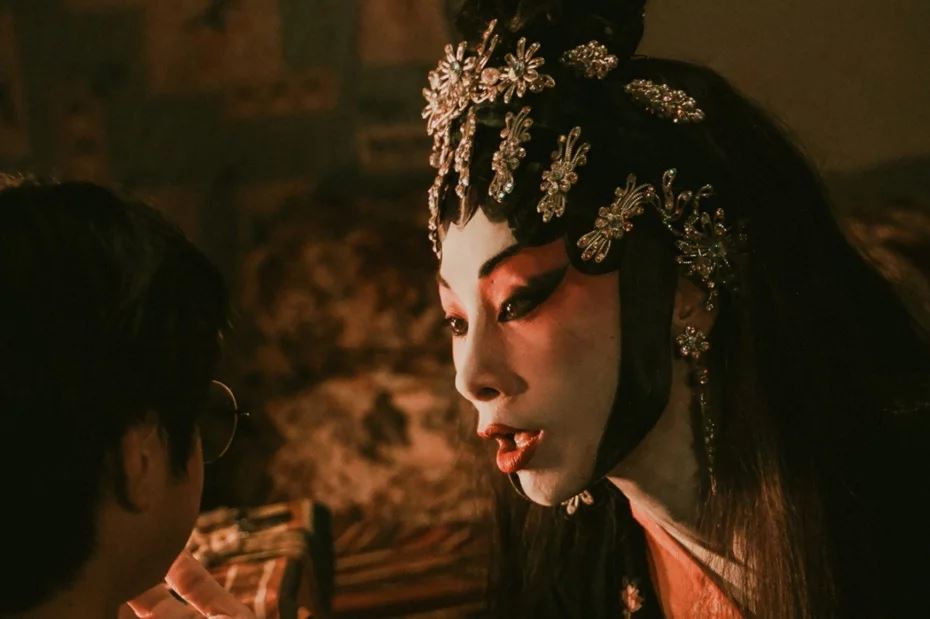 🎬《七月返归》满满港式恐怖❗诡异7楼半夜传出怪声😱