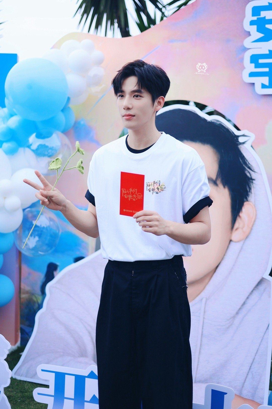 📺陆剧《陷入我们的热恋》开机❗刘浩存、王安宇互相治愈双向奔赴❤️