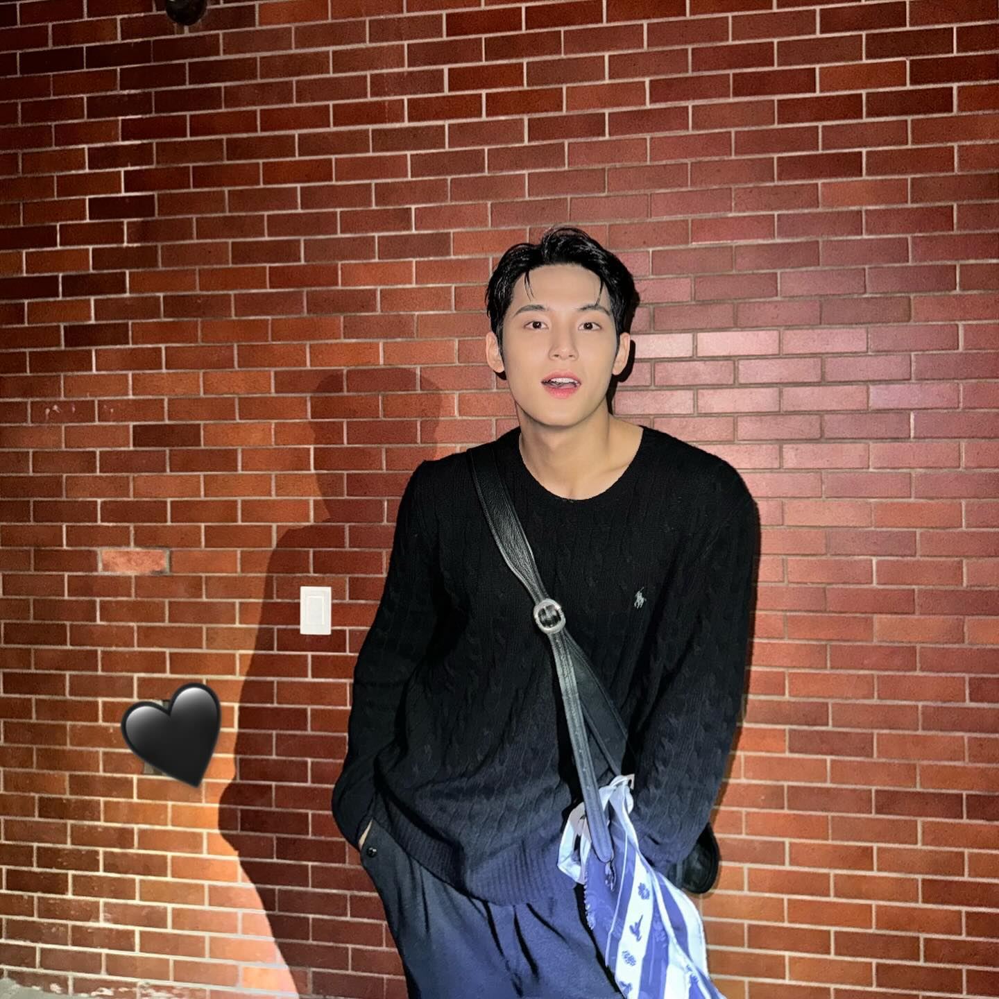 韩团seventeen成员珉奎身份证弄丢❗半夜寻求粉丝「有没有他的证件照」🤣