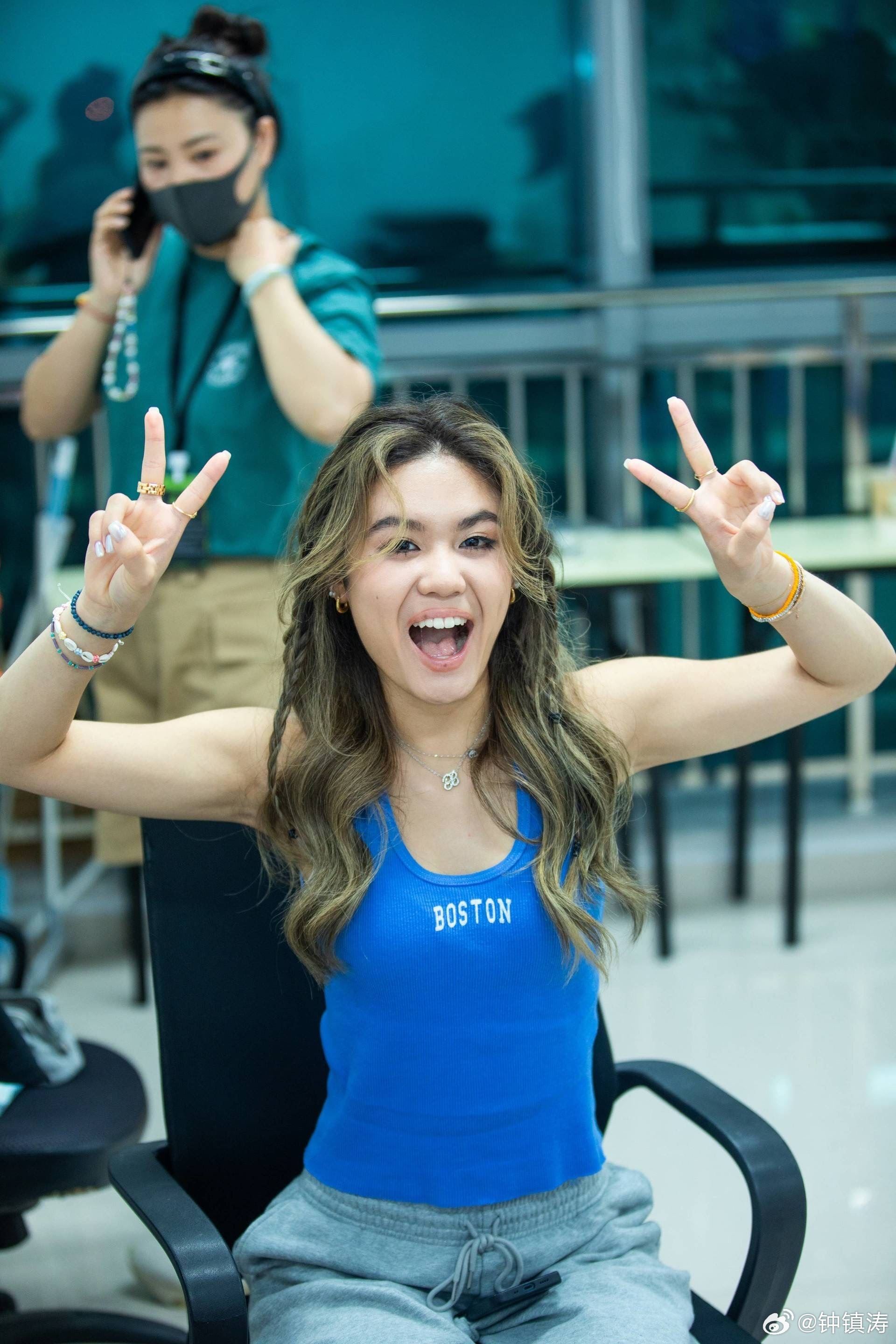 钟镇涛女儿钟懿正式出道❗张学友舒淇杨谨华等大咖组团助威🔥