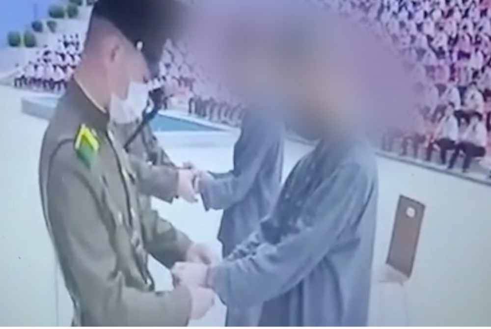 dua remaja dihukum jadi buruh paksa akibat tonton k-drama [video]