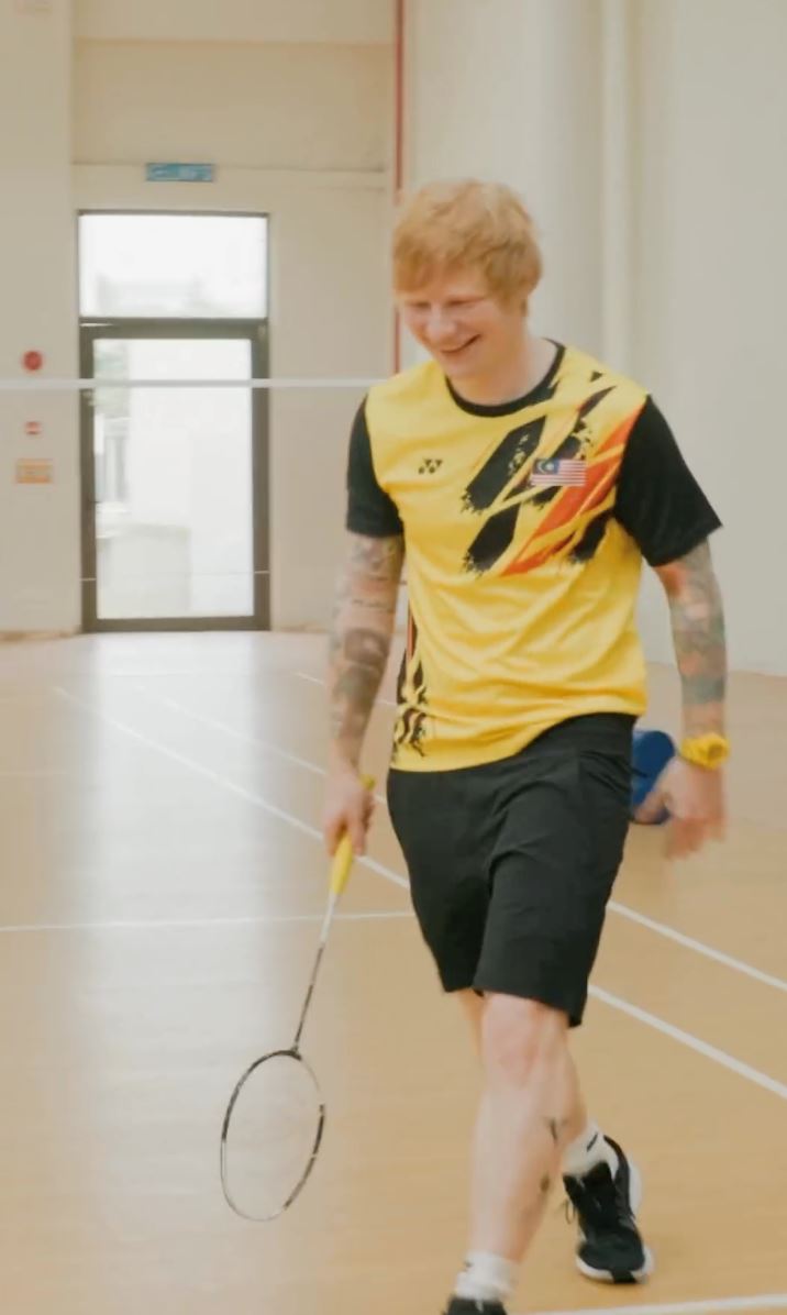 ed sheeran main badminton dengan pemain kebangsaan, chan peng soon di kl [video]
