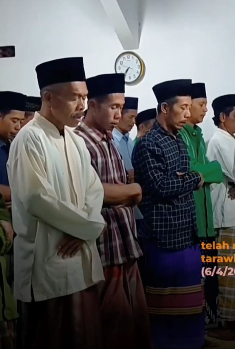 penduduk di kawasan dekat indonesia ini dah mula terawih, puasa sejak khamis