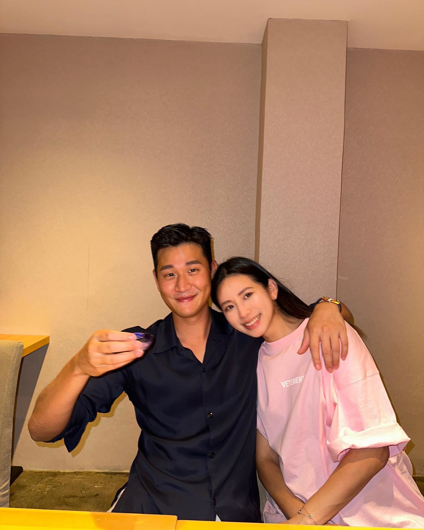 周兴哲曝光婚礼进度❗收工最期待的事就是能回家陪老婆小孩❤️