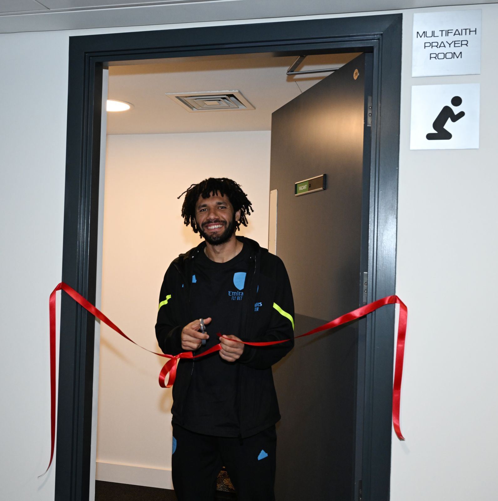 arsenal bina surau di stadium emirates raih pujian ramai