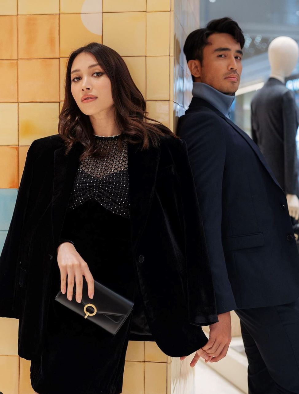 “wanita patut hormat wanita lain,” status zahirah macwilson pasal orang ketiga curi tumpuan