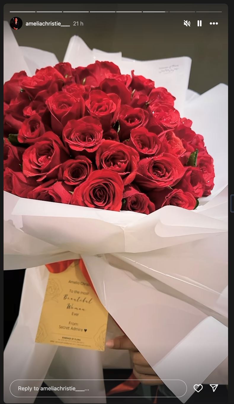 terima jambangan bunga dari ‘secret admire’, amelia christie luah rasa teruja