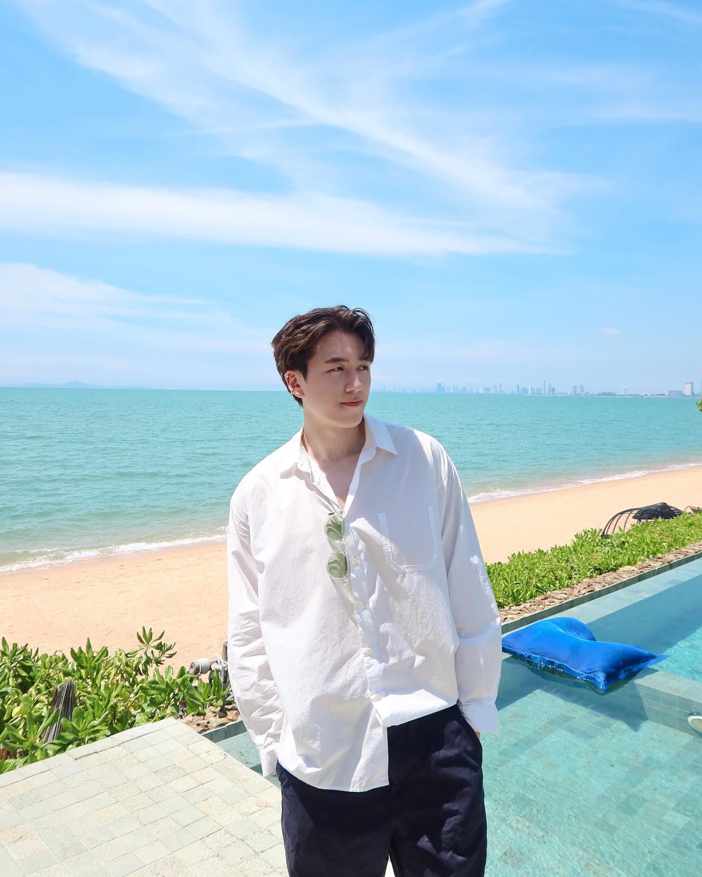 🇭🇰汤洛雯混血表弟李子熙好有型❗考获飞机师牌获赞似“cool魔”✈️