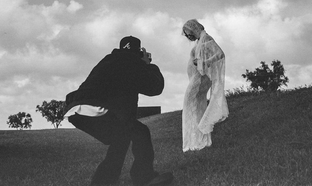 justin bieber升级当爸爸啦❗社交平台晒hailey孕照 好sweet啊💗