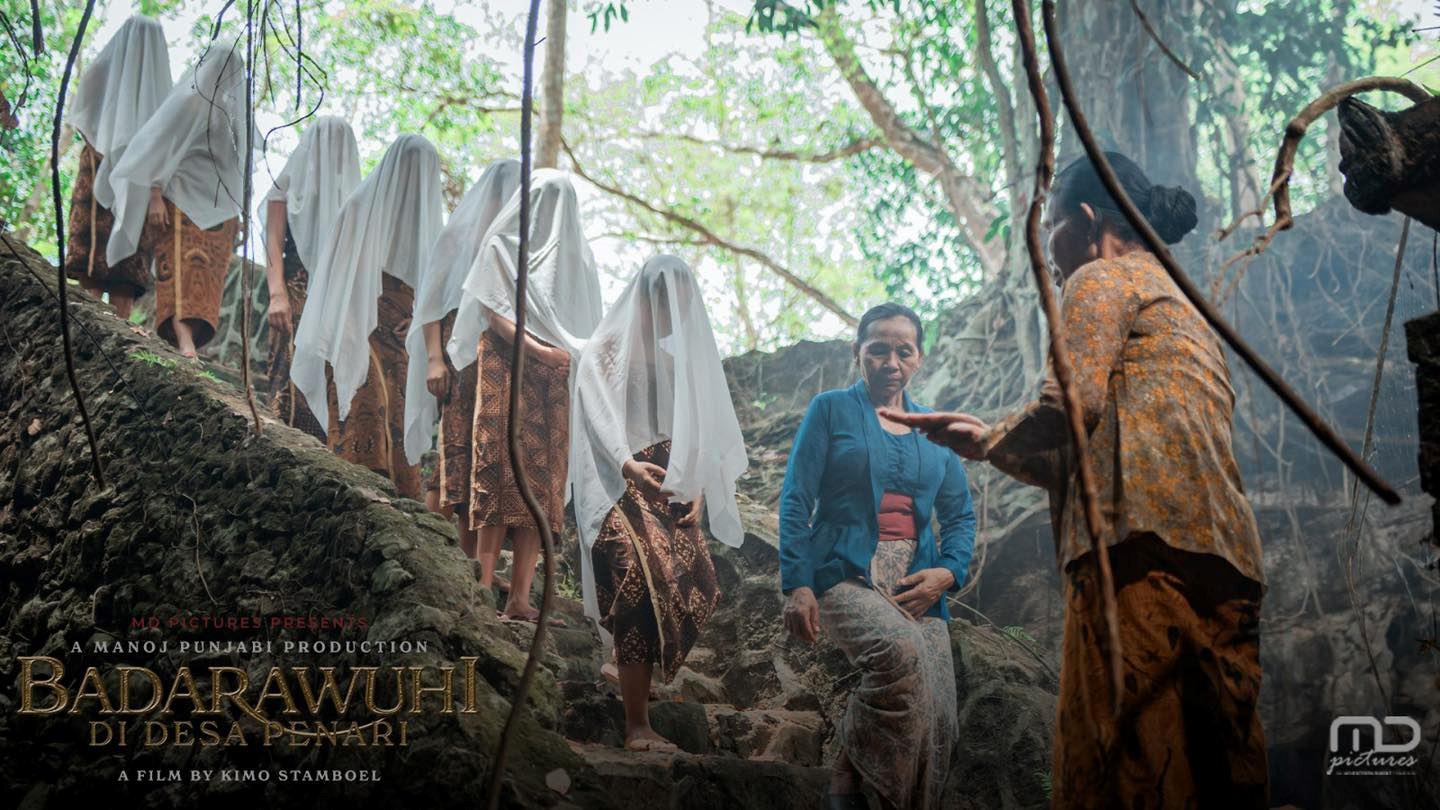 印尼恐怖电影《鬼舞村》续集《鬼舞村:诅咒起源》❗女主角与数百条真蛇同台演出🐍