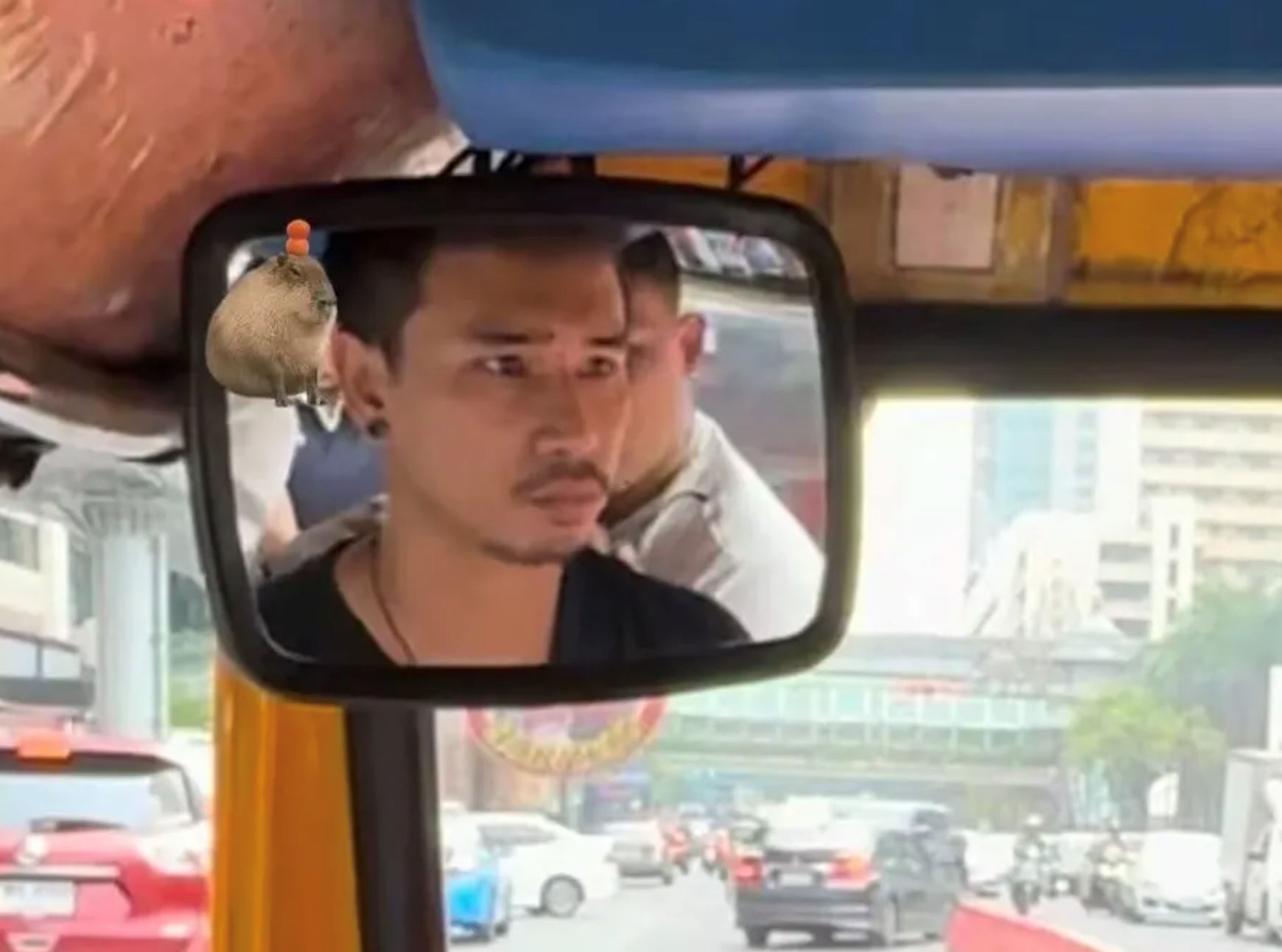 malaysian shares photo of tuk tuk driver who looks exactly like famous hong kong actor!