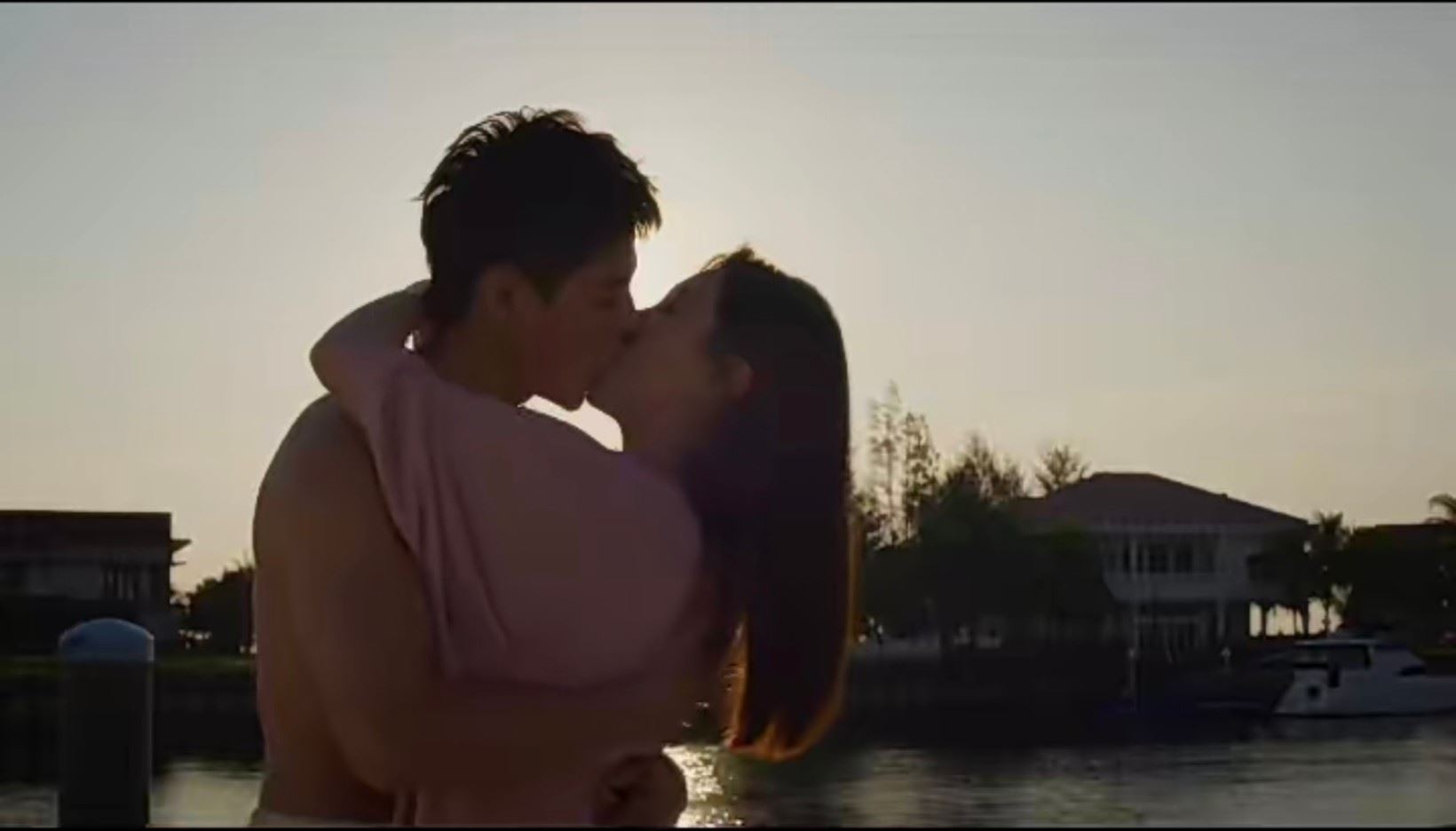 佘诗曼、林峯放罗子溢剧里激吻片段❗杨茜尧拒看大喊:他要跪玻璃🤣