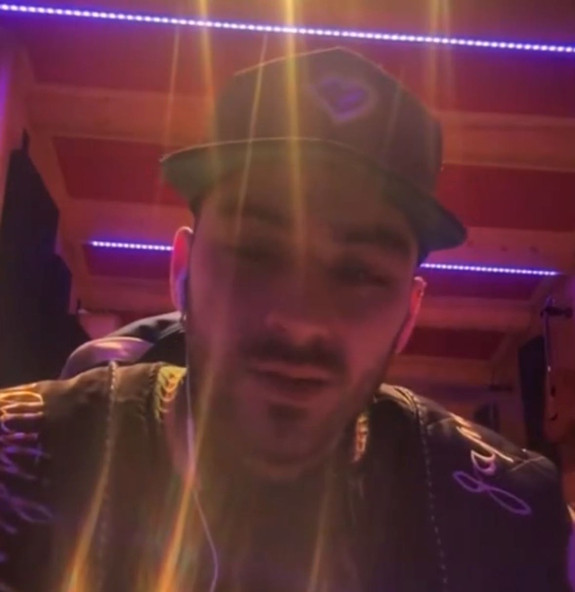 video of zayn malik discussing music influences goes viral, sparks conversation among k-pop fans!