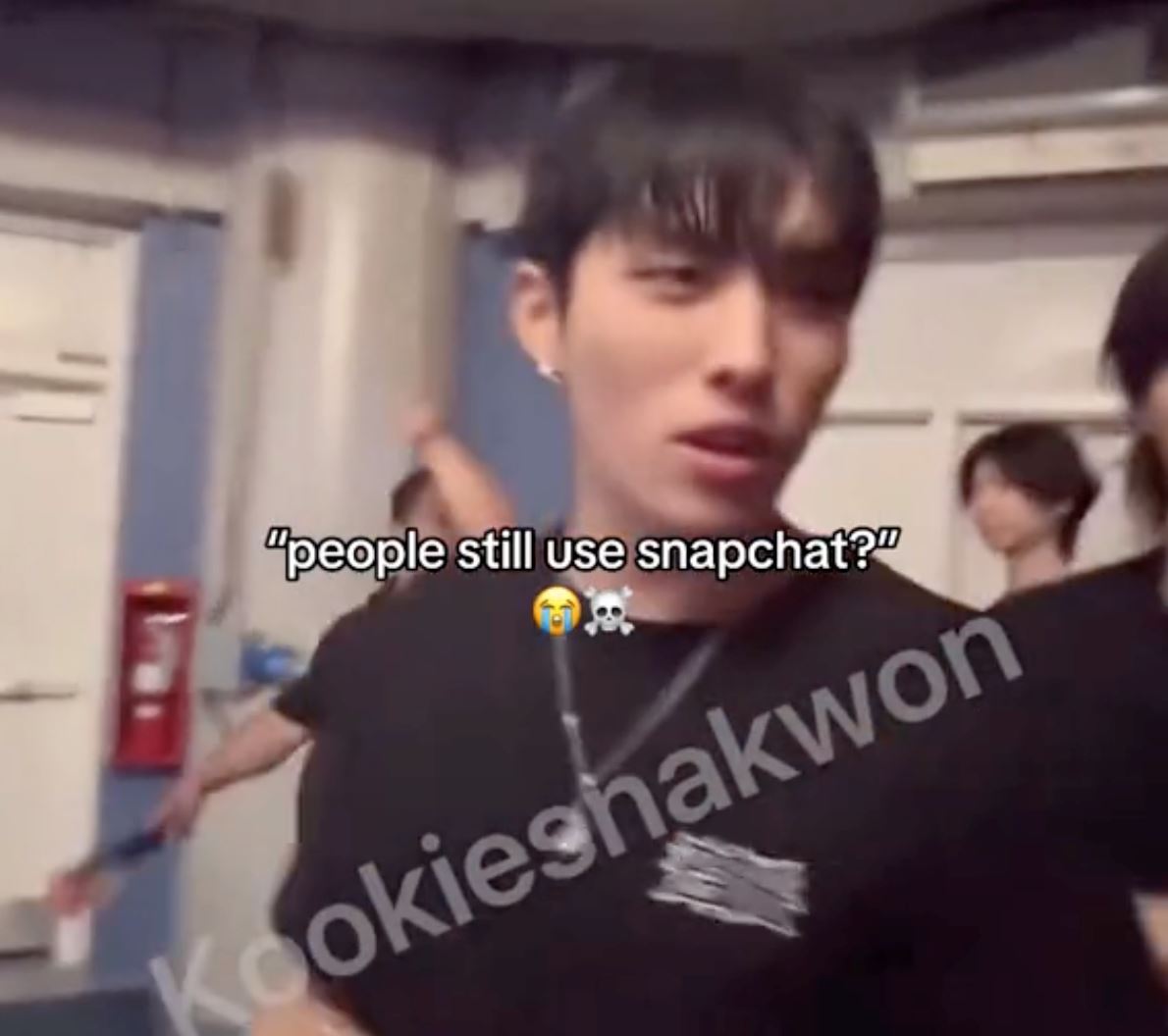 hilarious! p1harmony’s keeho calls out fan who was using snapchat, netizens react