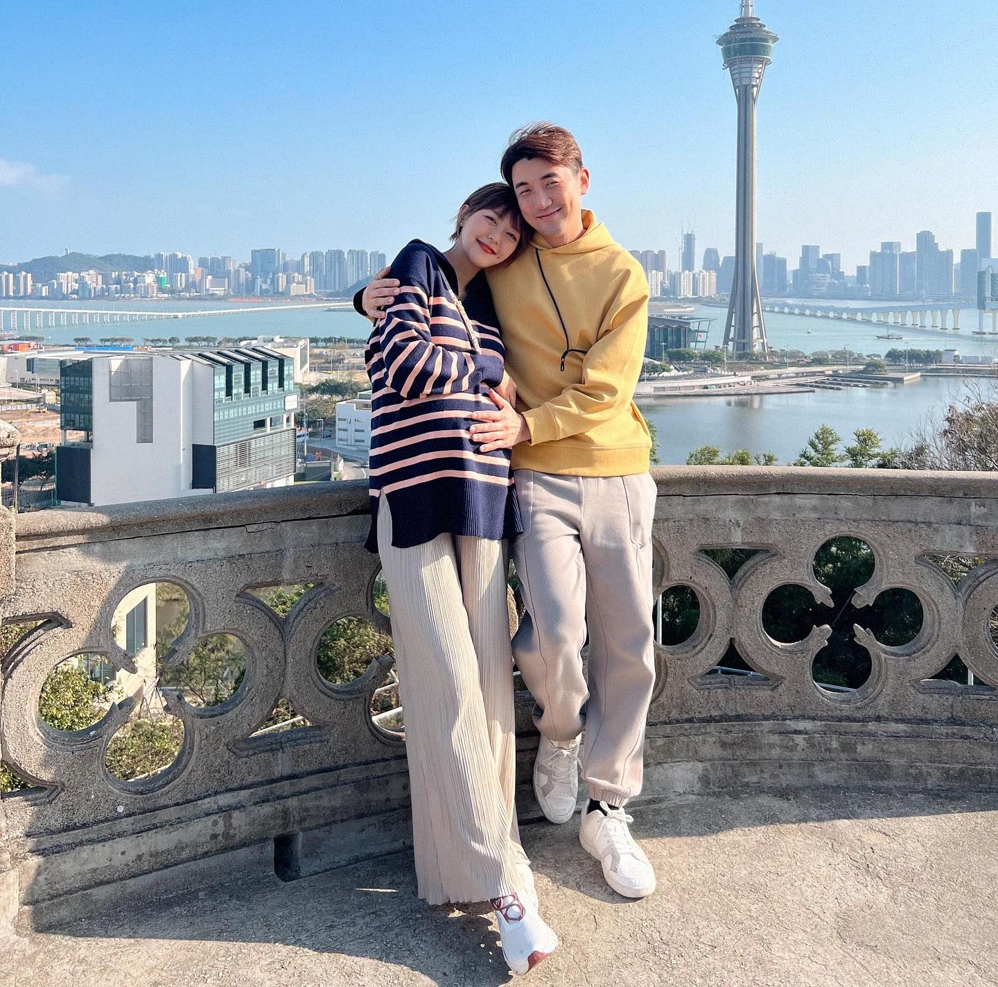 洪永城看老婆亲吻戏激到出烟❗爆这个动作从来没有对他做过🤣